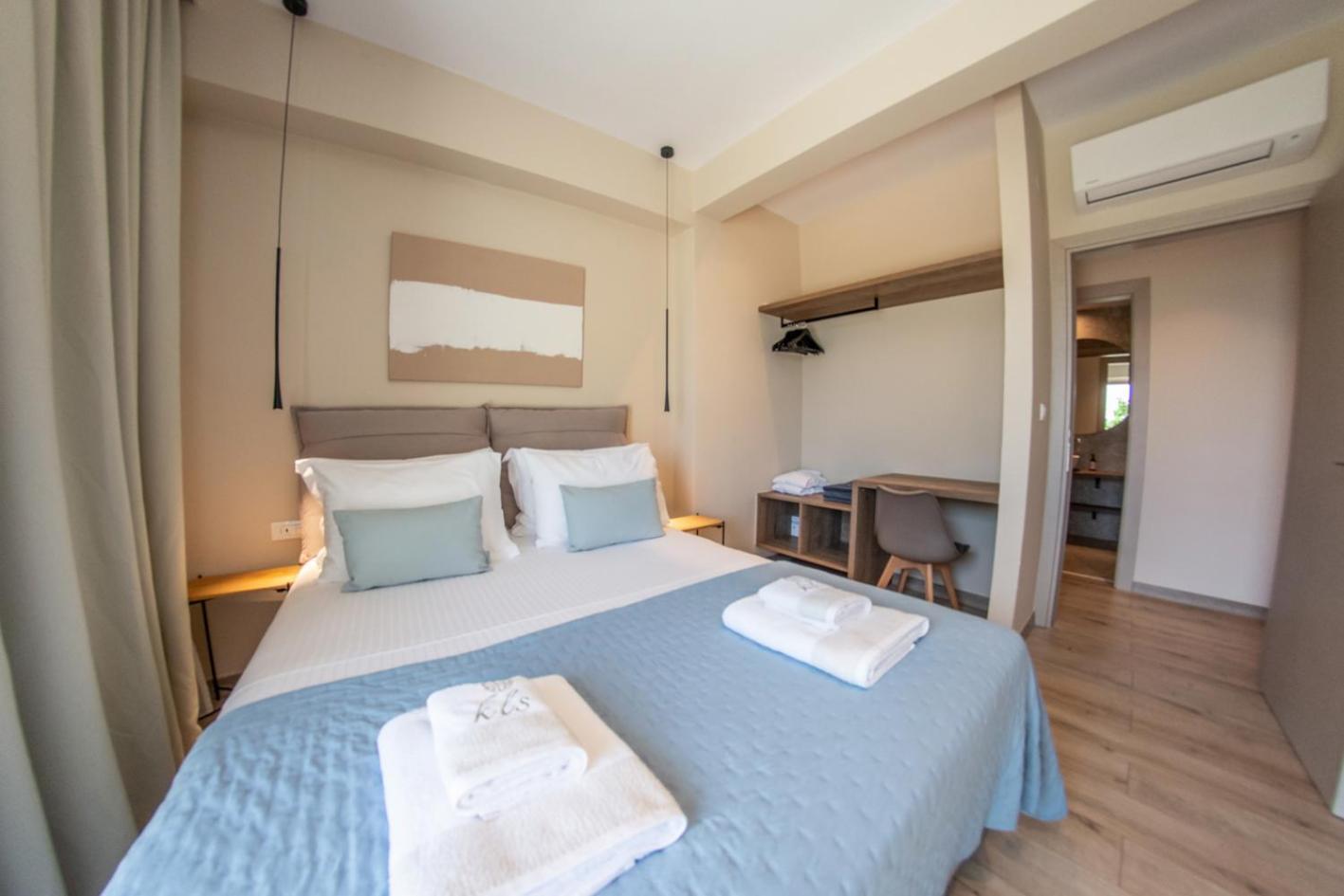 Kaiser Luxury Suites Achílleion Buitenkant foto