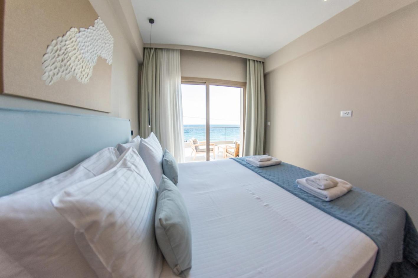 Kaiser Luxury Suites Achílleion Buitenkant foto