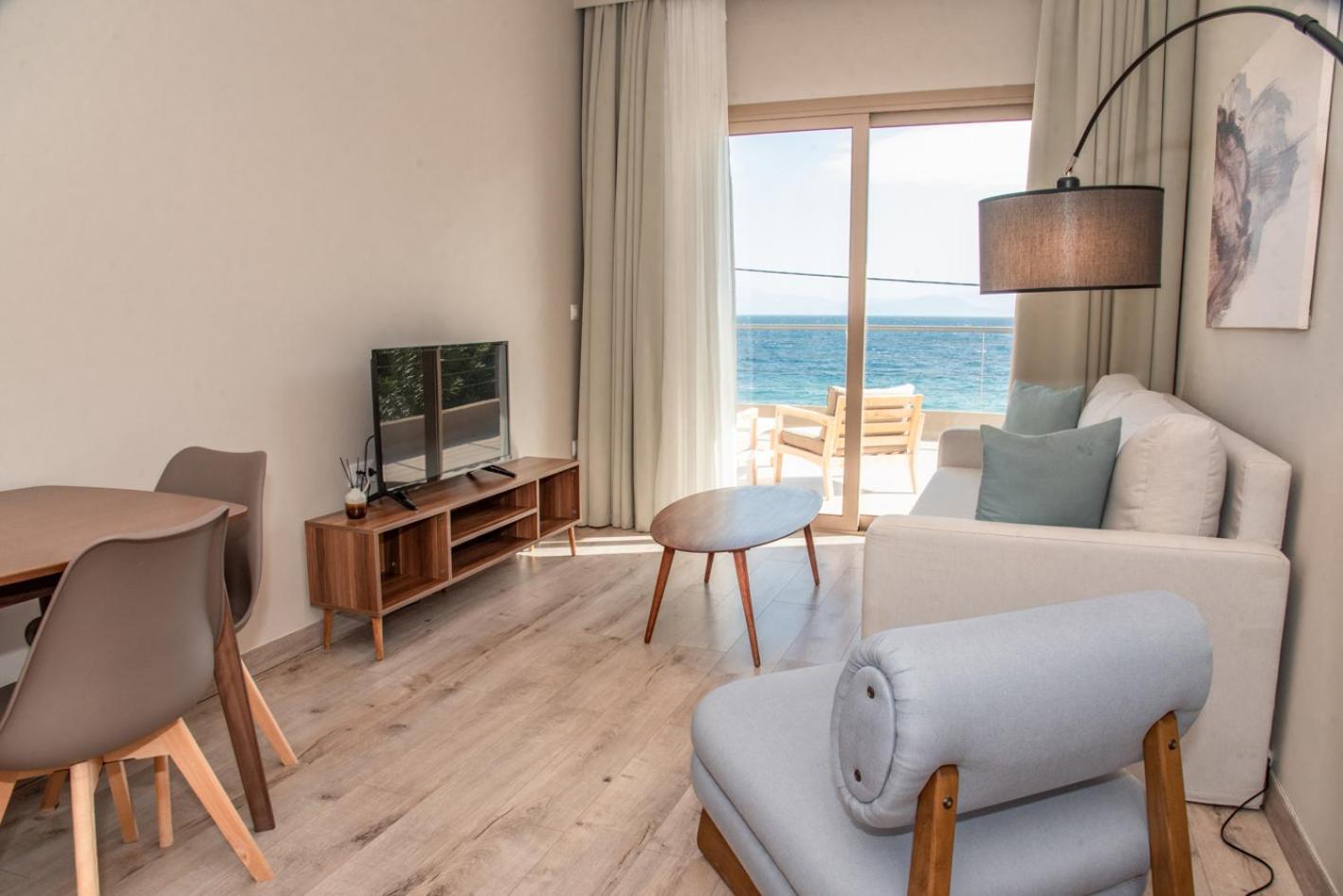 Kaiser Luxury Suites Achílleion Buitenkant foto