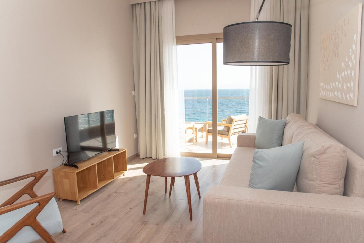 Kaiser Luxury Suites Achílleion Buitenkant foto